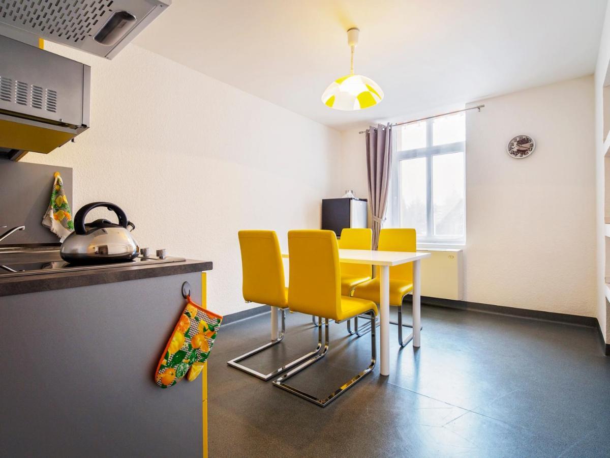 Elemels Planet Bed & Breakfast อุสทรอน ภายนอก รูปภาพ