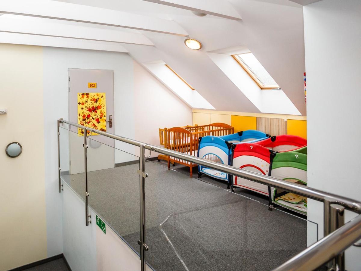 Elemels Planet Bed & Breakfast อุสทรอน ภายนอก รูปภาพ