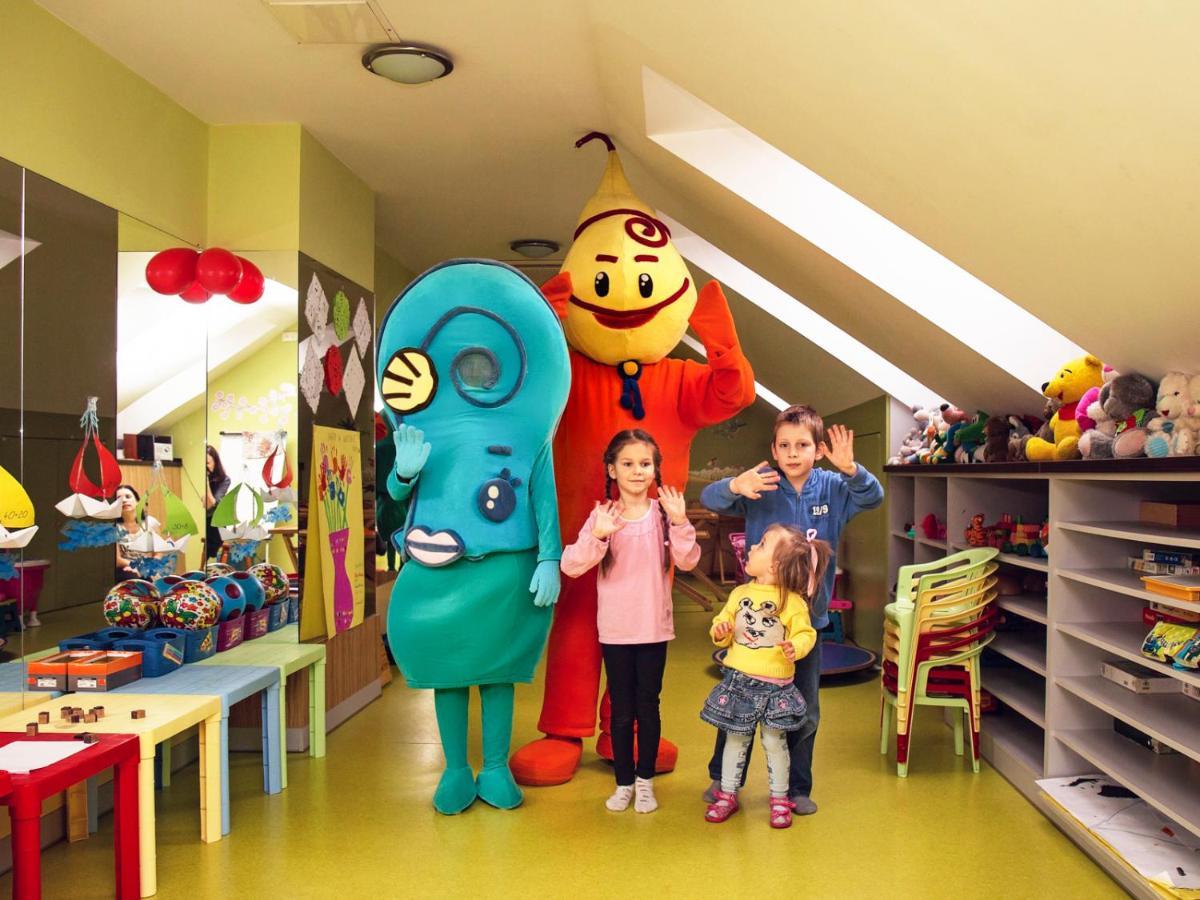 Elemels Planet Bed & Breakfast อุสทรอน ภายนอก รูปภาพ