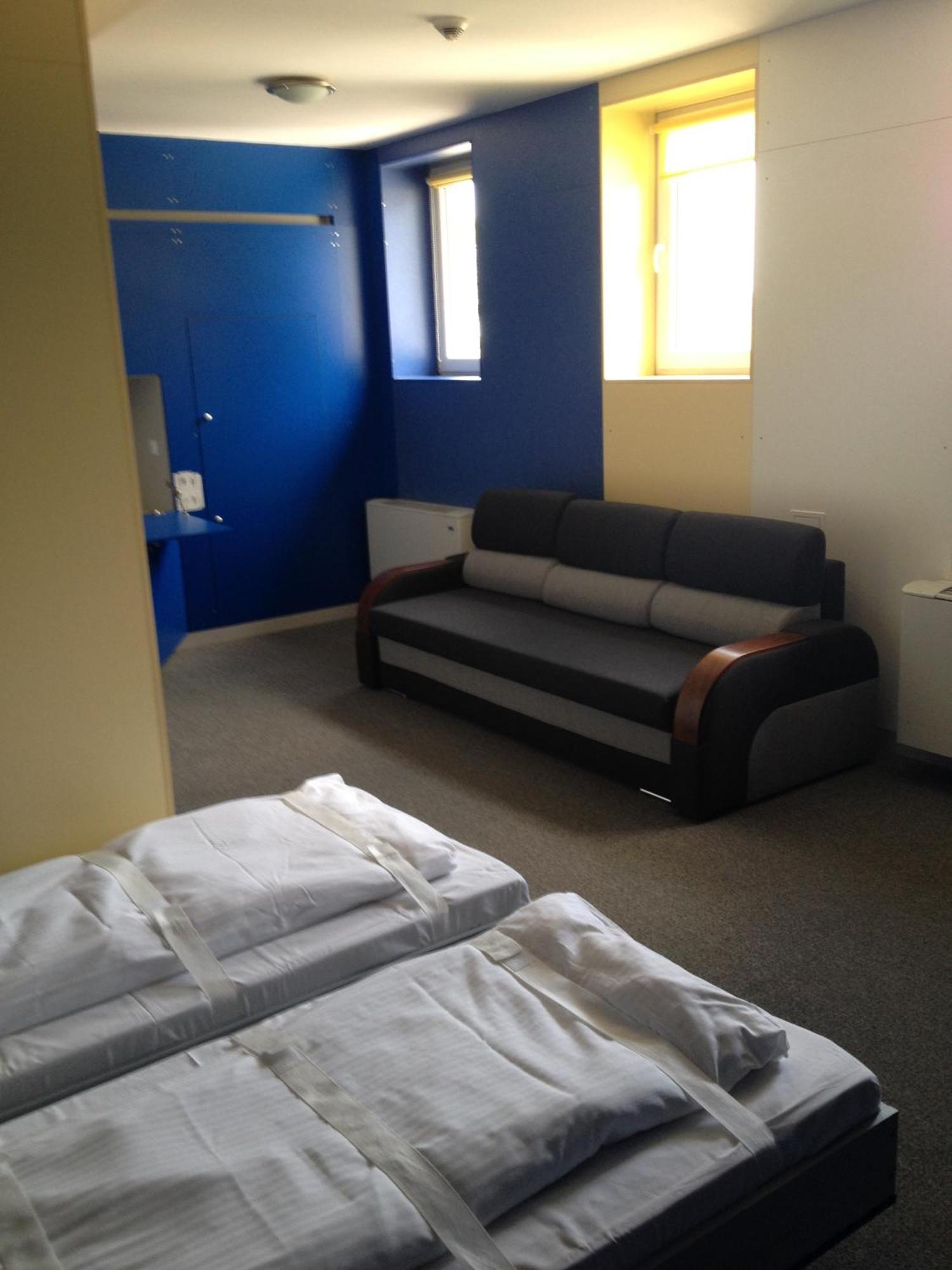 Elemels Planet Bed & Breakfast อุสทรอน ภายนอก รูปภาพ