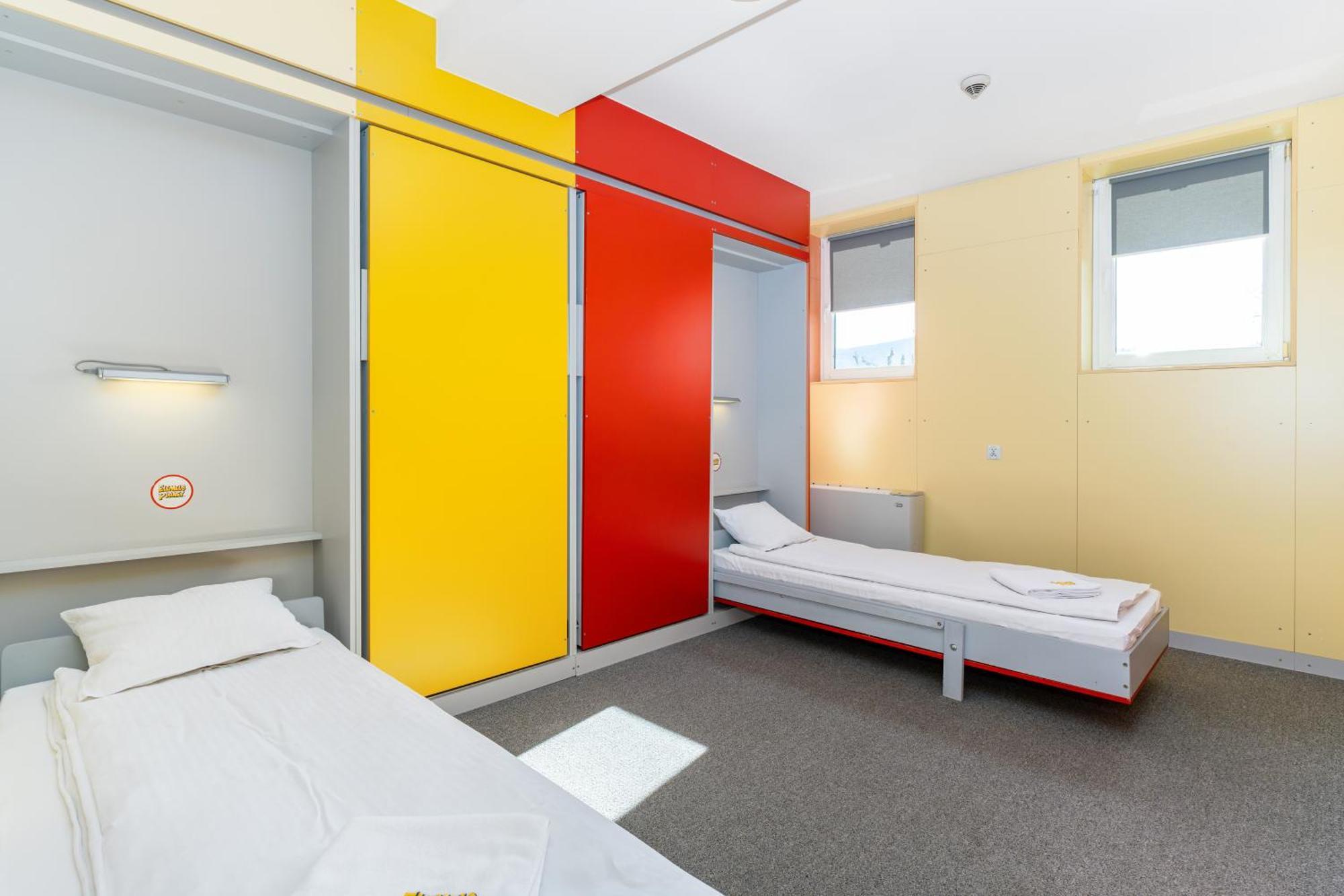Elemels Planet Bed & Breakfast อุสทรอน ภายนอก รูปภาพ