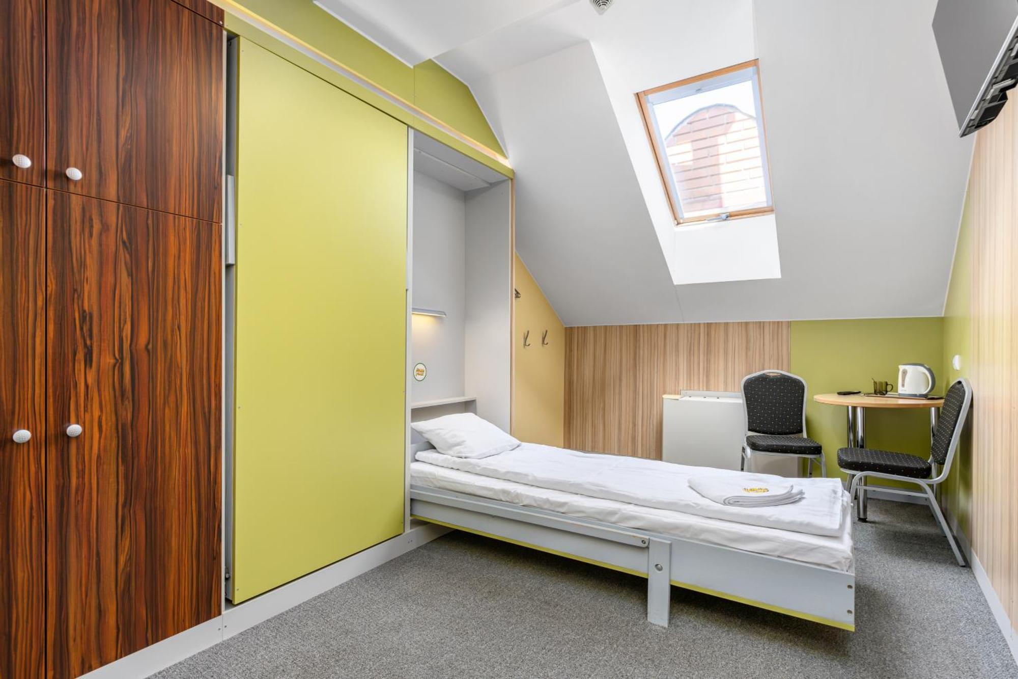 Elemels Planet Bed & Breakfast อุสทรอน ภายนอก รูปภาพ