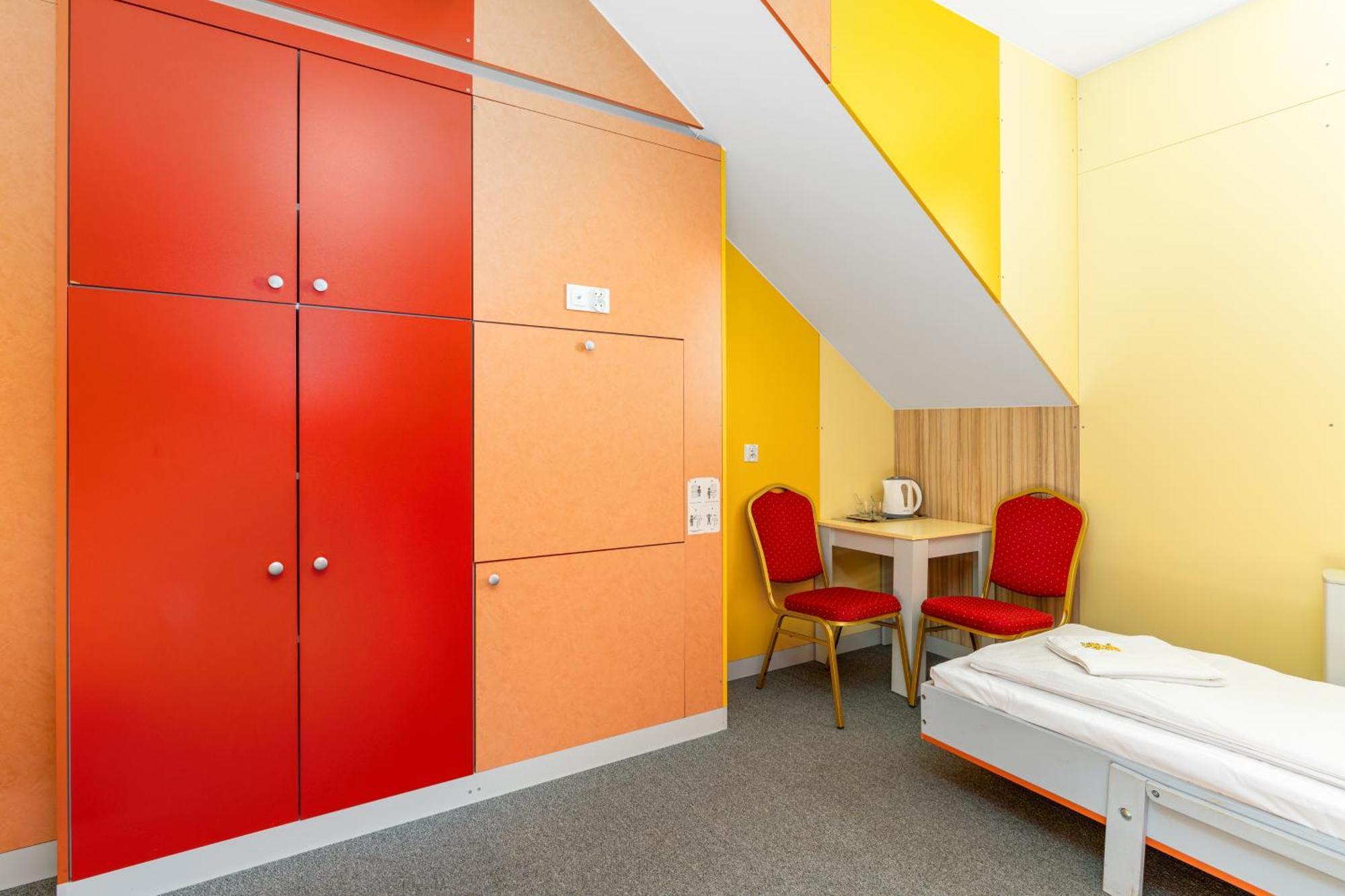 Elemels Planet Bed & Breakfast อุสทรอน ภายนอก รูปภาพ