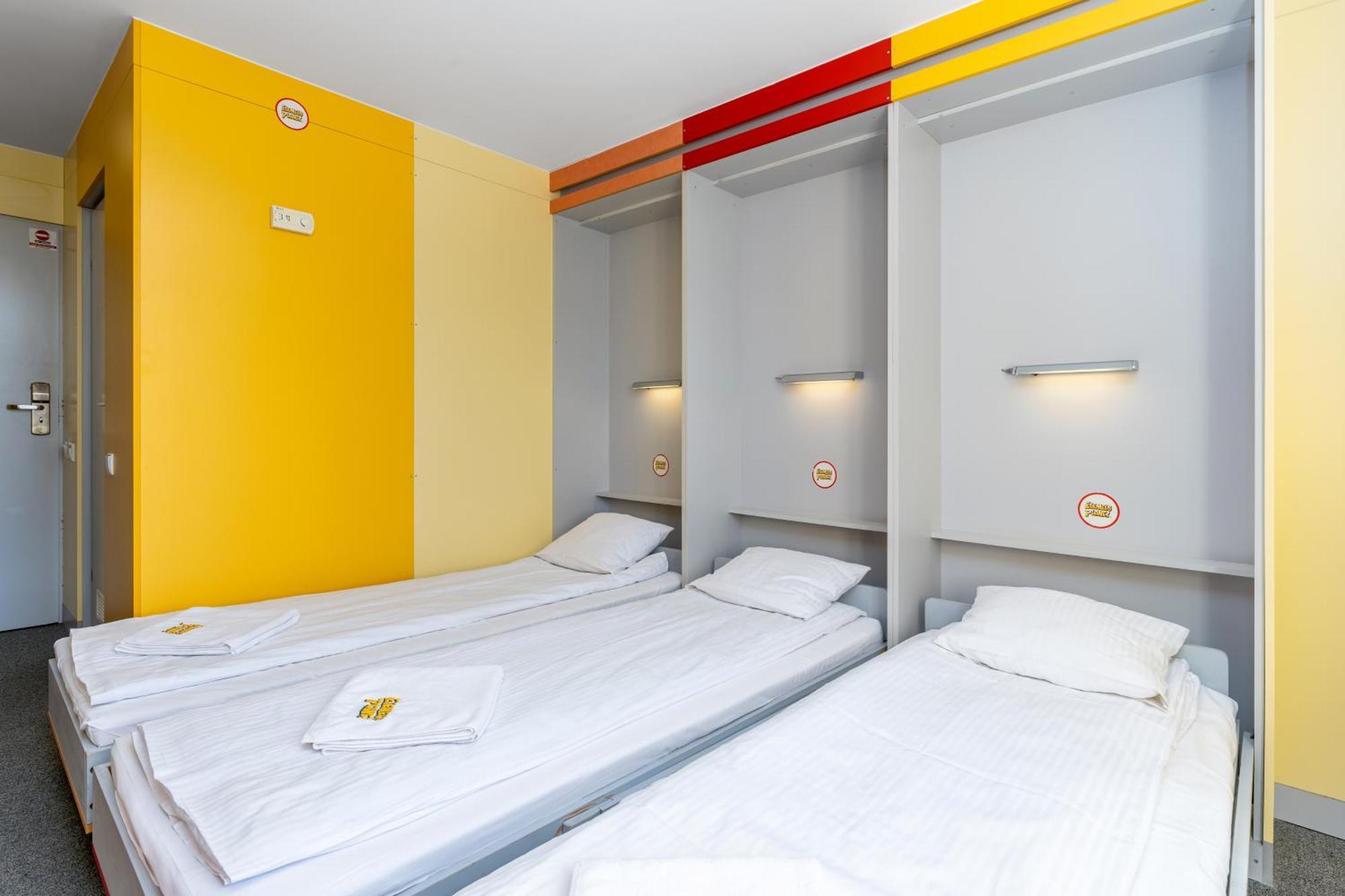 Elemels Planet Bed & Breakfast อุสทรอน ภายนอก รูปภาพ