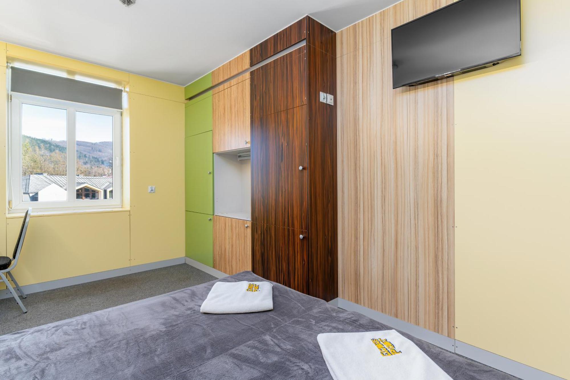 Elemels Planet Bed & Breakfast อุสทรอน ภายนอก รูปภาพ