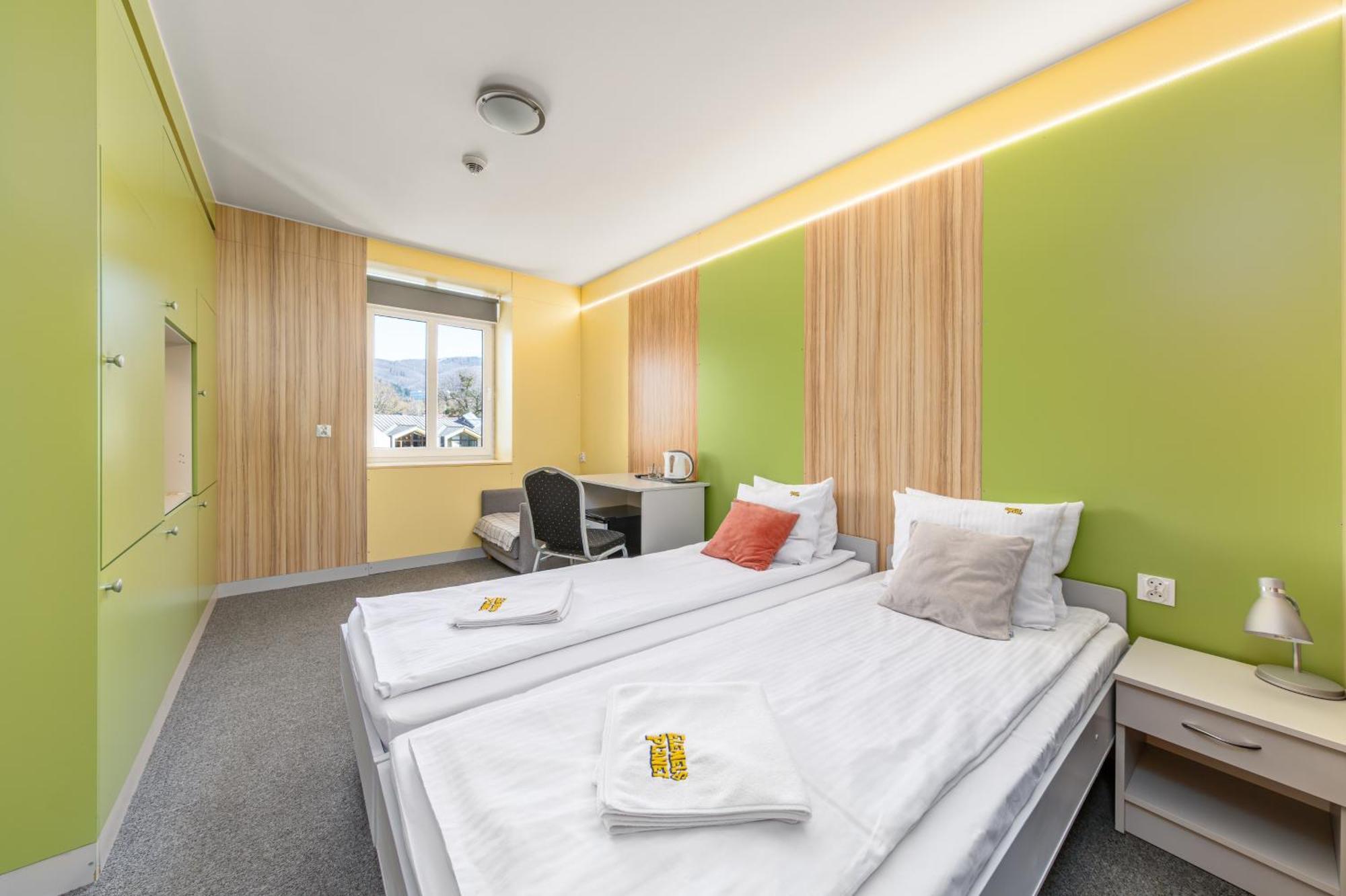 Elemels Planet Bed & Breakfast อุสทรอน ภายนอก รูปภาพ