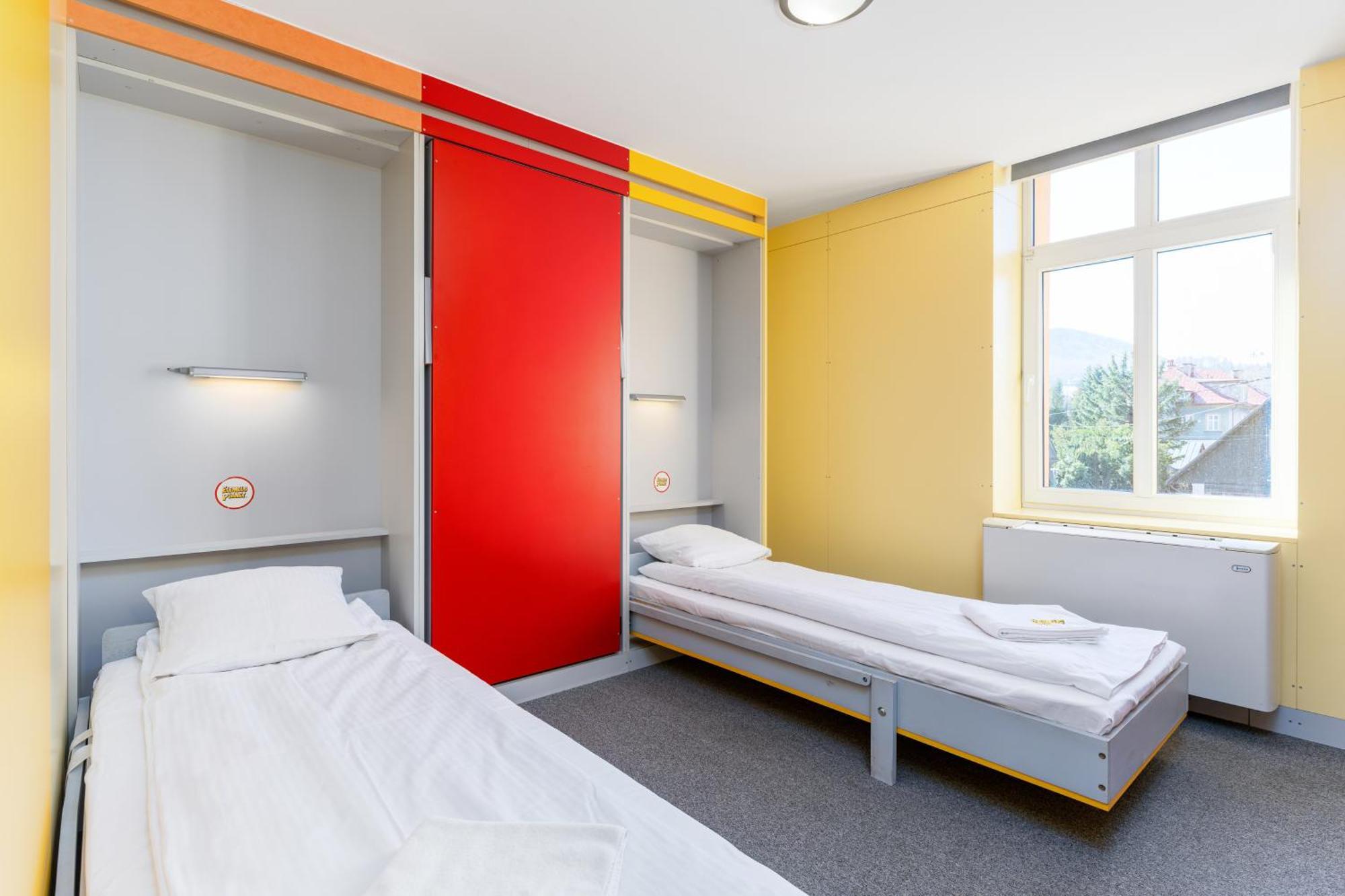 Elemels Planet Bed & Breakfast อุสทรอน ภายนอก รูปภาพ